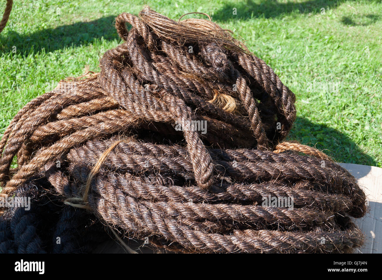 Hand on a rope hi-res stock photography and images - Alamy