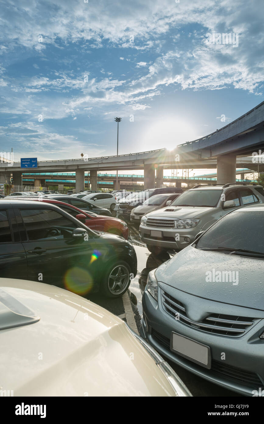 Crowded car park parking lot hi-res stock photography and images - Alamy
