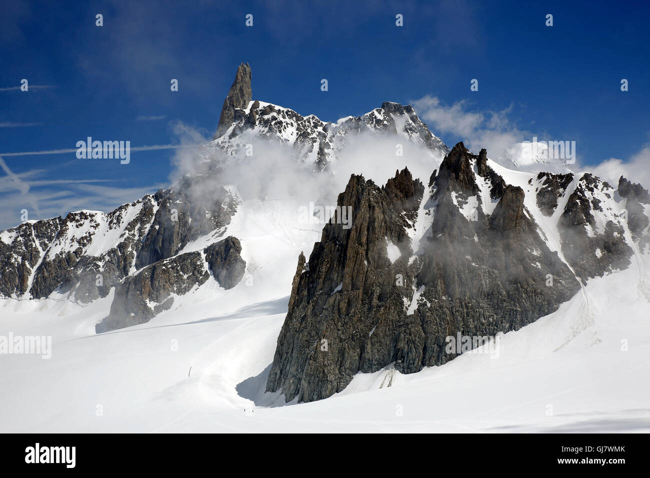 View of 4,013 m peak Dent du Géant, or Dente del Gigante, and Glacier de Géant, in the Mont Blanc Massif. Aosta Valley, Italy Stock Photo