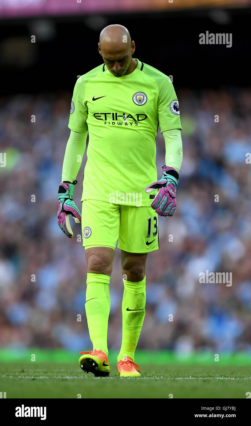 Manchester City goalkeeper Willy Caballero during the Premier League match at the Etihad Stadiium, Manchester. PRESS ASSOCIATION Photo. Picture date: Saturday August 13, 2016. See PA story SOCCER Man City. Photo credit should read: Anthony Devlin/PA Wire. RESTRICTIONS: EDITORIAL USE ONLY No use with unauthorised audio, video, data, fixture lists, club/league logos or 'live' services. Online in-match use limited to 75 images, no video emulation. No use in betting, games or single club/league/player publications. Stock Photo