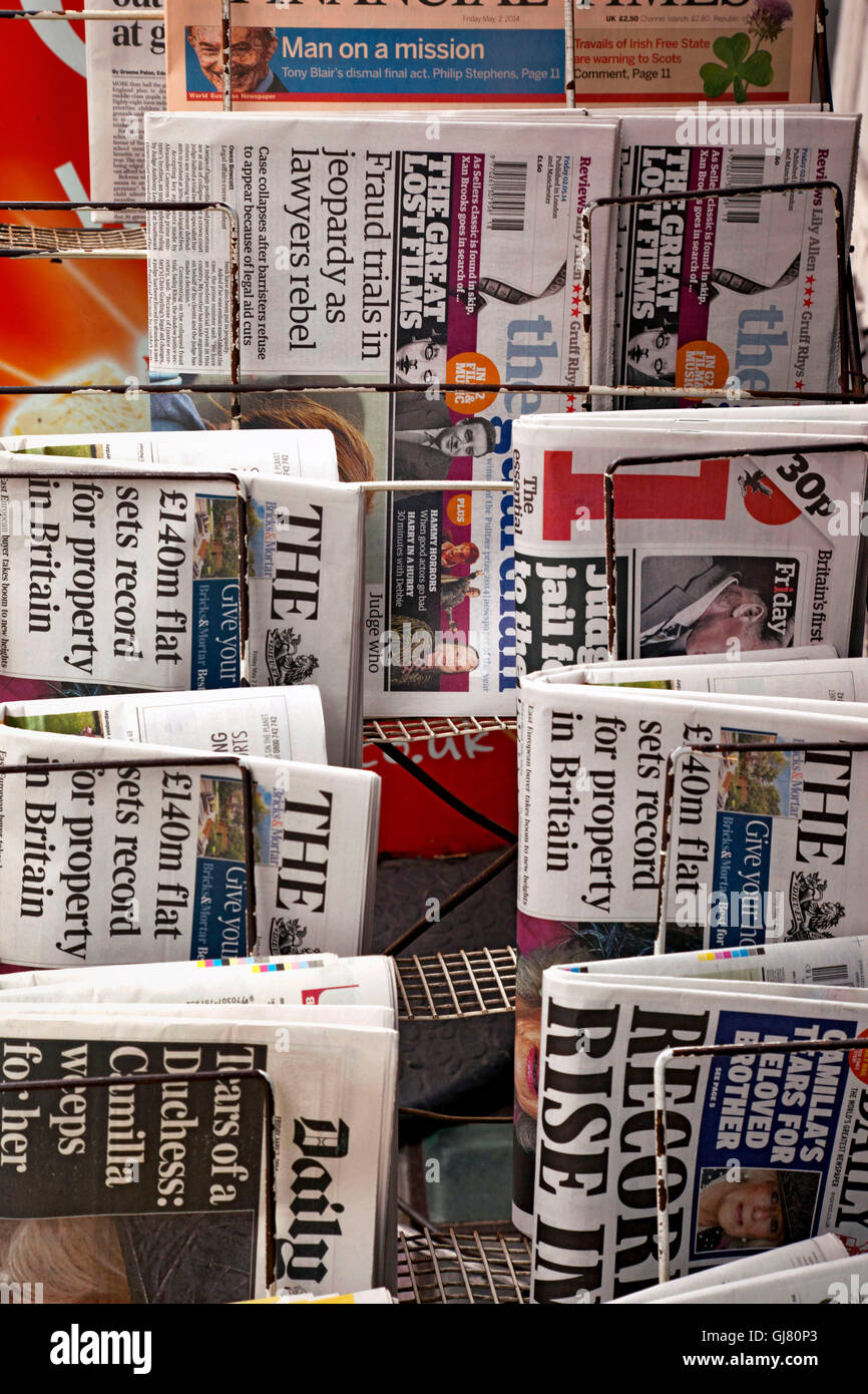Newsstand, kiosk, newspapers, print media Stock Photo Alamy
