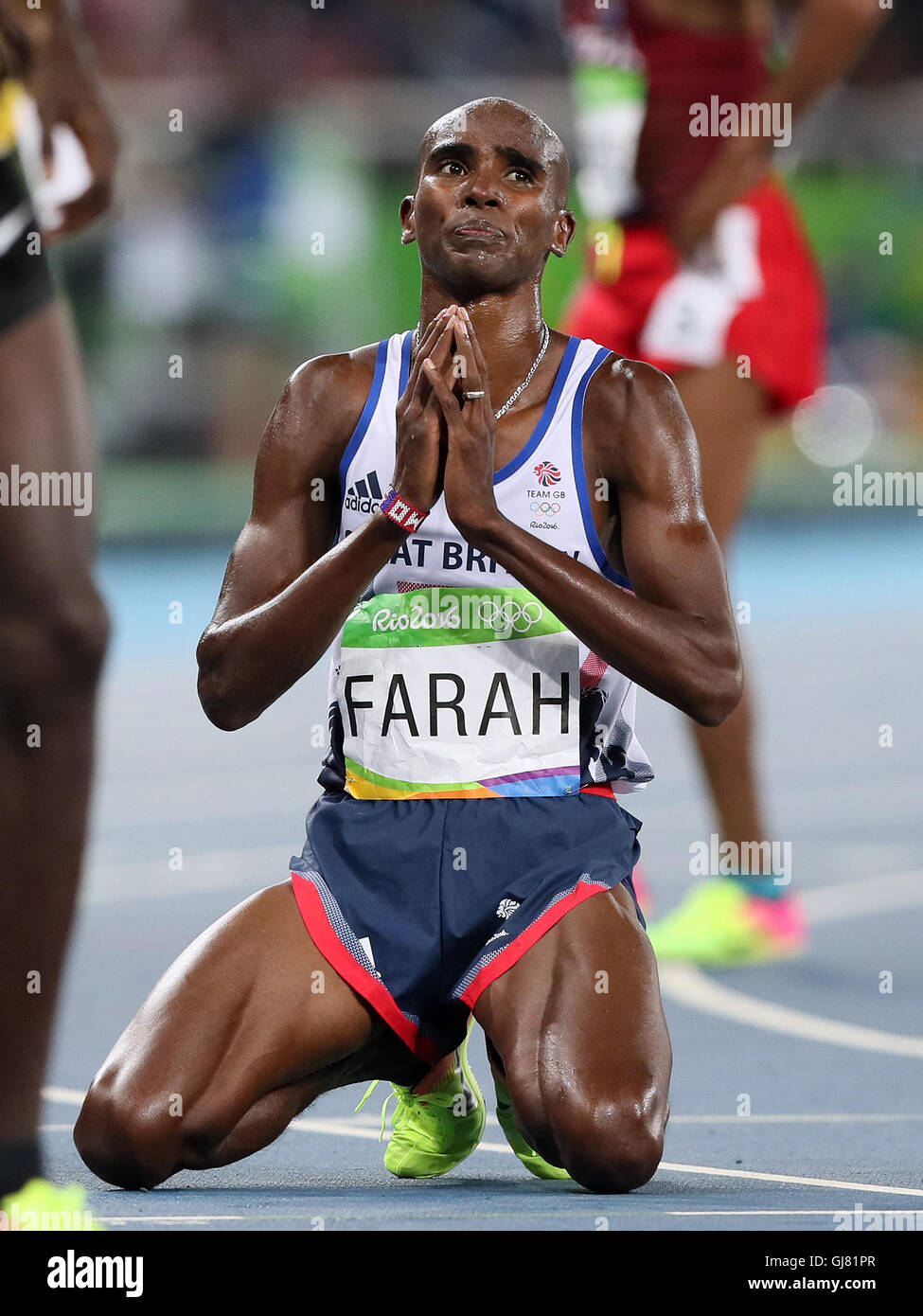 Great Britain S Mo Farah Celebrates Winning The Men S 10 000m Final At The Olympics Stadium On The Eighth Day Of The Rio Olympics Games Brazil Stock Photo Alamy