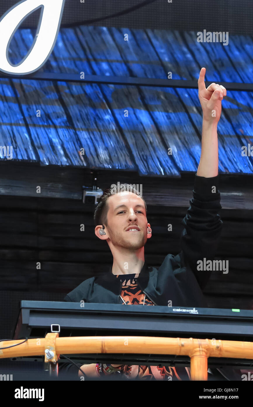 Betley, Cheshire, UK. 13th Aug, 2016. Sigala performs live at Signal 1's Total Access Live at