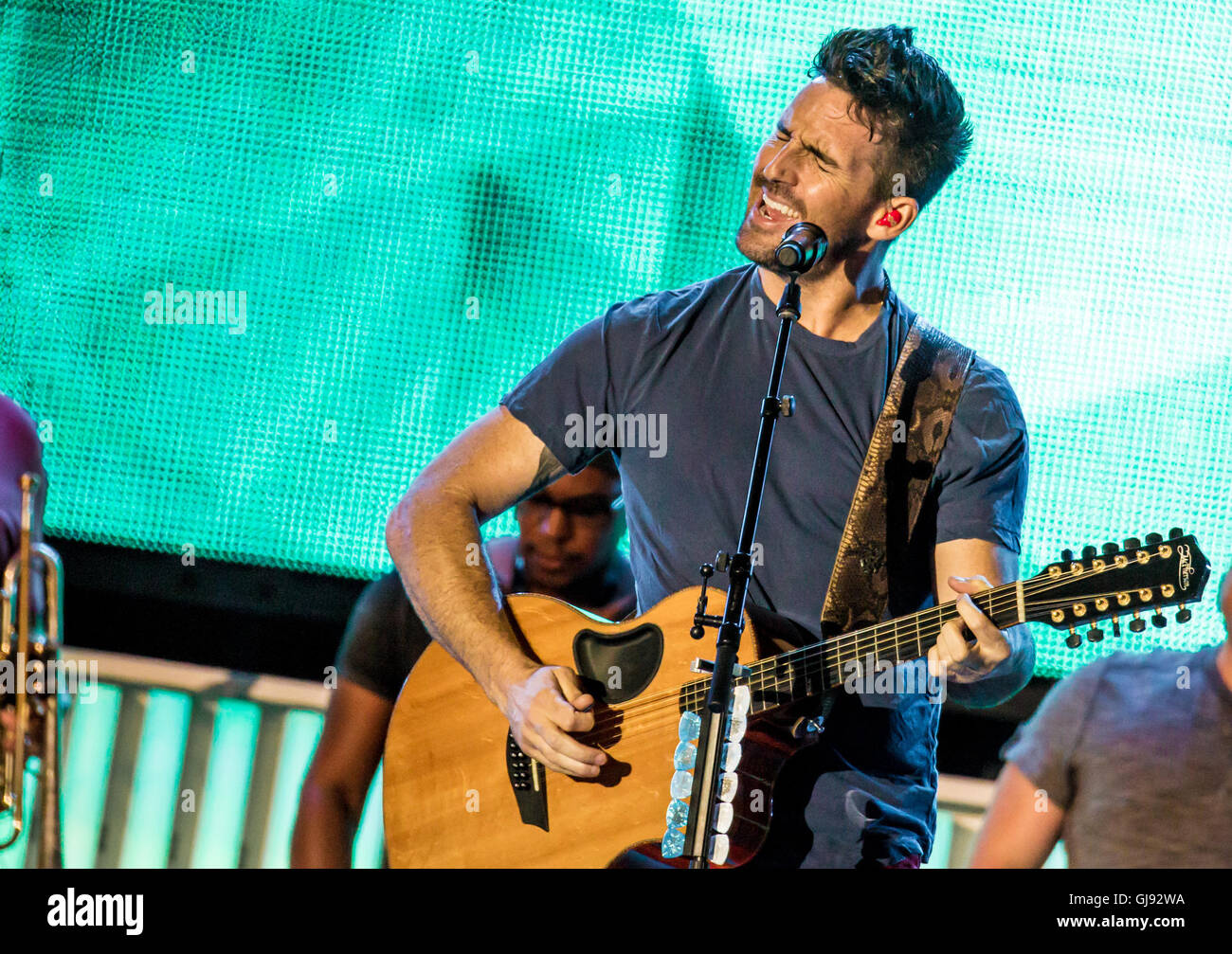 Detroit, Michigan, USA. 13th Aug, 2016. JAKE OWEN performing on Kenny Chesney
