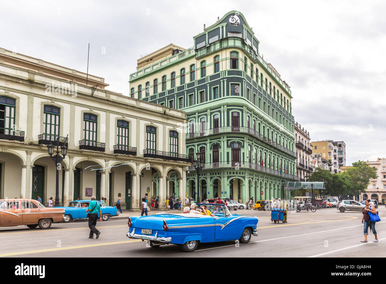 antique car on the streets of Havana, behind Hotel of Saratoga, 5 star hotel, La Habana, Cuba, the republic Cuba, the Greater Antilles, the Caribbean Stock Photo