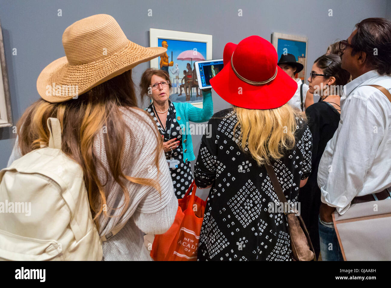 New York City, NY, USA, Tourists with Hats, Visiting in Modern American Art Museum, Listening to Tour Guide, Downtown Whitney Museum, enjoying art Stock Photo