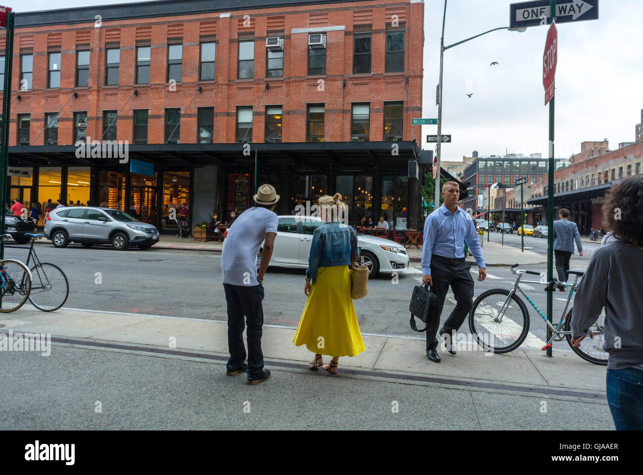 New York, NY, USA, Street Scene, Couple Rear, Standing from behind, on Sidewalk in Meat Packing District Neighborhood, Local neighbourhoods Stock Photo
