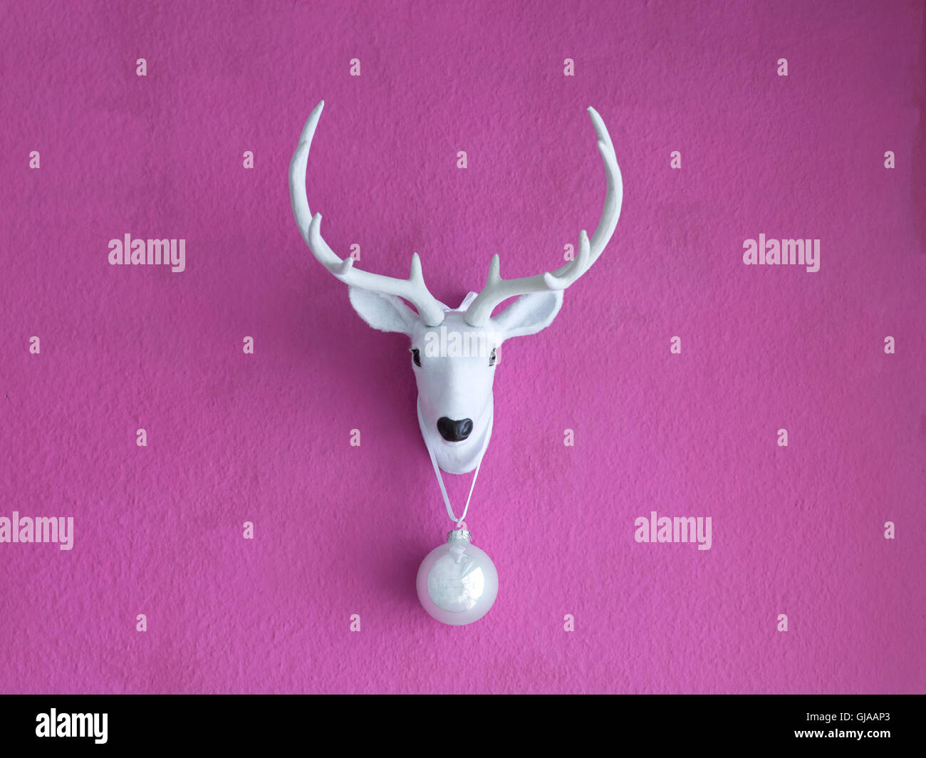 Deer decoration head hi-res stock photography and images - Alamy