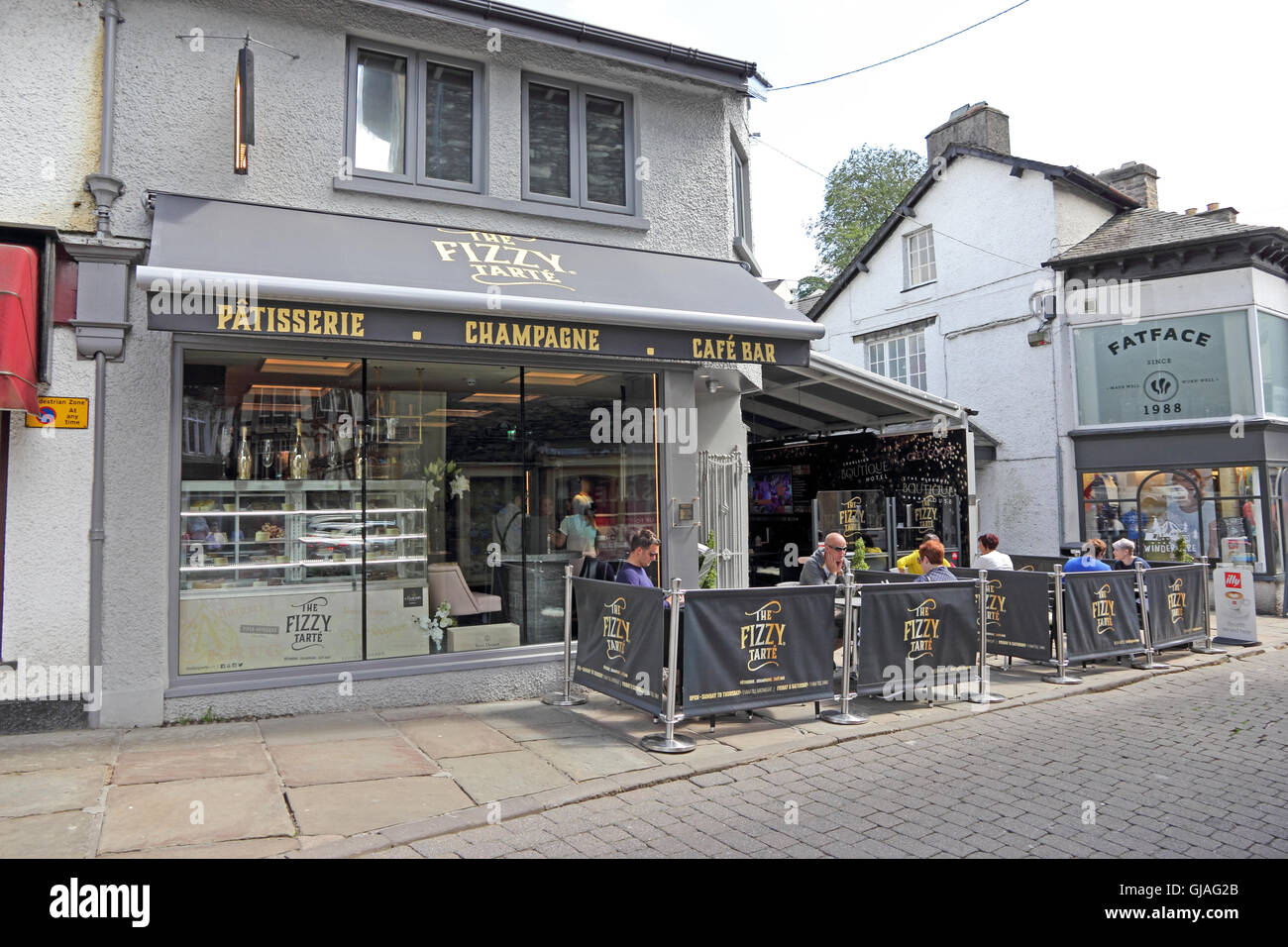 The Fizzy Tarte café bar, BownessonWindermere Stock Photo Alamy