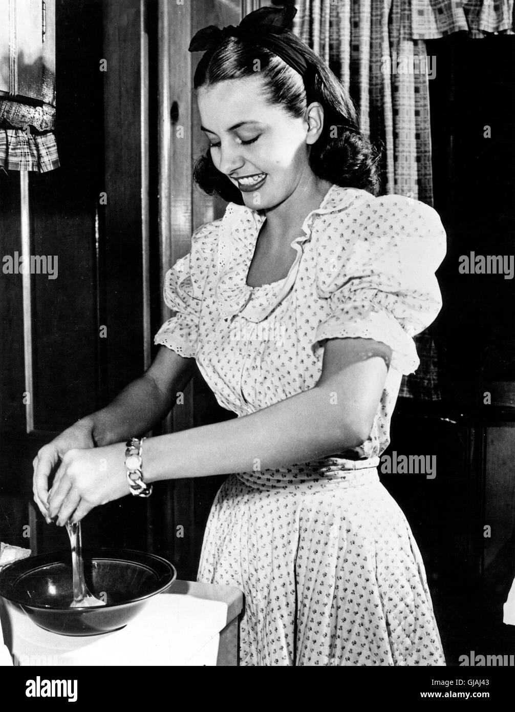 Die amerikanische TŠnzerin und Schauspielerin Cyd Charisse, USA 1950er Jahre. American dancer and actress Cyd Charisse, USA 1950s. Stock Photo