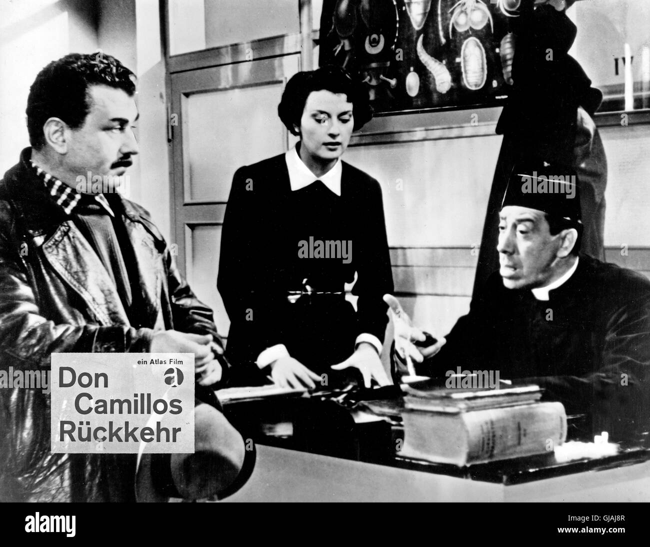 Affiche du film Le Retour de Don Camillo Photo 1 sur 2 AlloCiné Affiche du film Le Retour de Don Camillo Photo 1 sur 2 AlloCiné