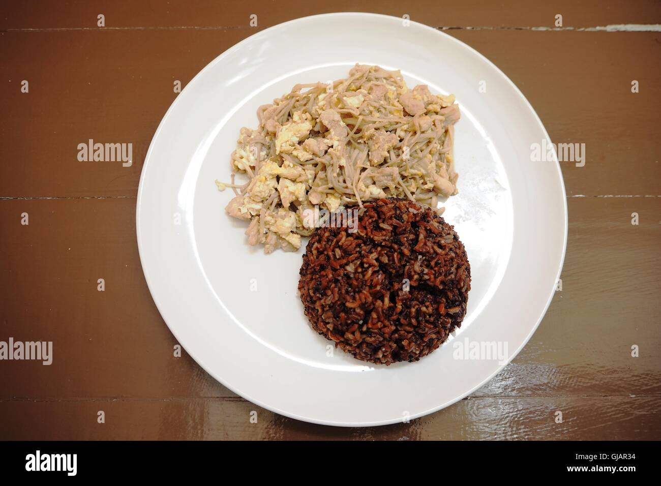 Red rice steamed with quinoa Stock Photo - Alamy