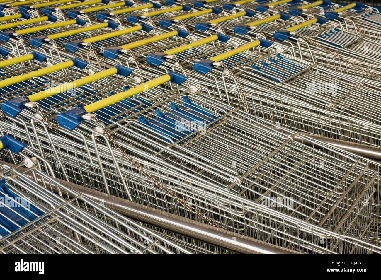 Shopping carriages hires stock photography and images Alamy