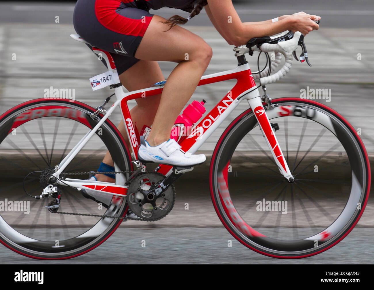 Dolan Carbon Frame 2025 | www.levitan.com Dolan Carbon Frame 2025 | www.levitan.com