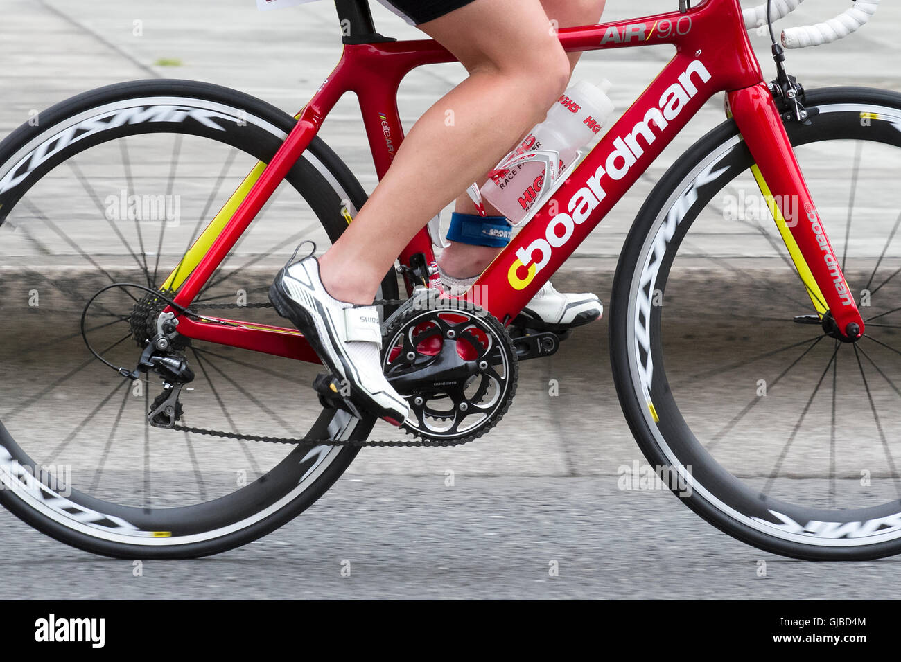 boardman carbon hybrid bike