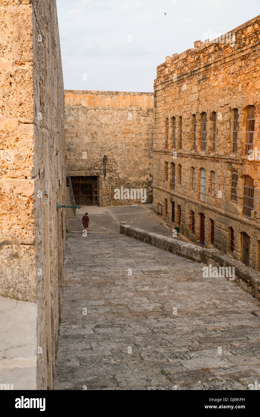 Cubaoutings - The Parque Historico Militar encompasses two of Havana's  famous fortresses: the Castillo de los Tres Reyes del Morro, also known as El  Morro, and Fortaleza de San Carlos de la