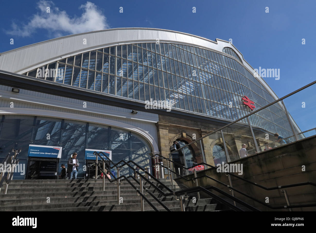 Liverpool Lime Street, mainline railway station, city centre Liverpool, Merseyside, England Stock Photo