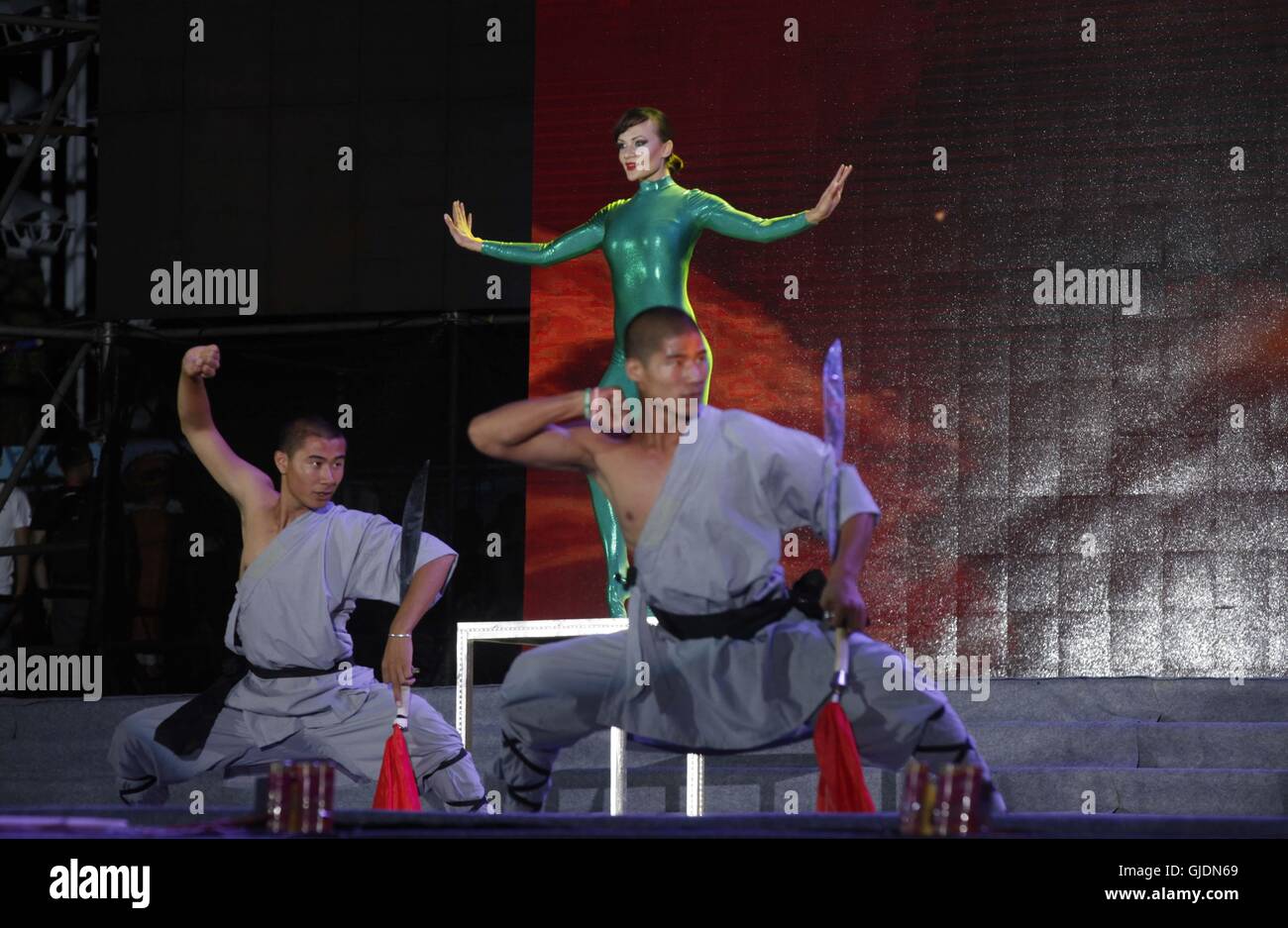 Heihe, China. 15th Aug, 2016. The wellknown Russian contortionist