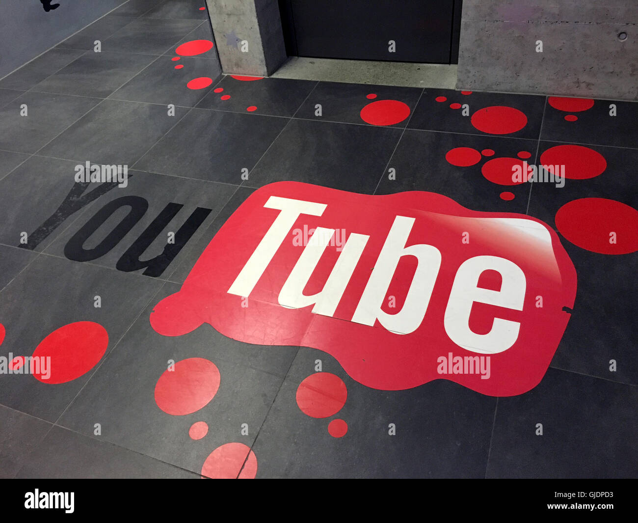Zurich, Switzerland. 9th Aug, 2016. The logo of YouTube can be seen at the Google offices in Zurich, Switzerland, 9 August 2016. PHOTO: JENNY TOBIEN/dpa/Alamy Live News Stock Photo