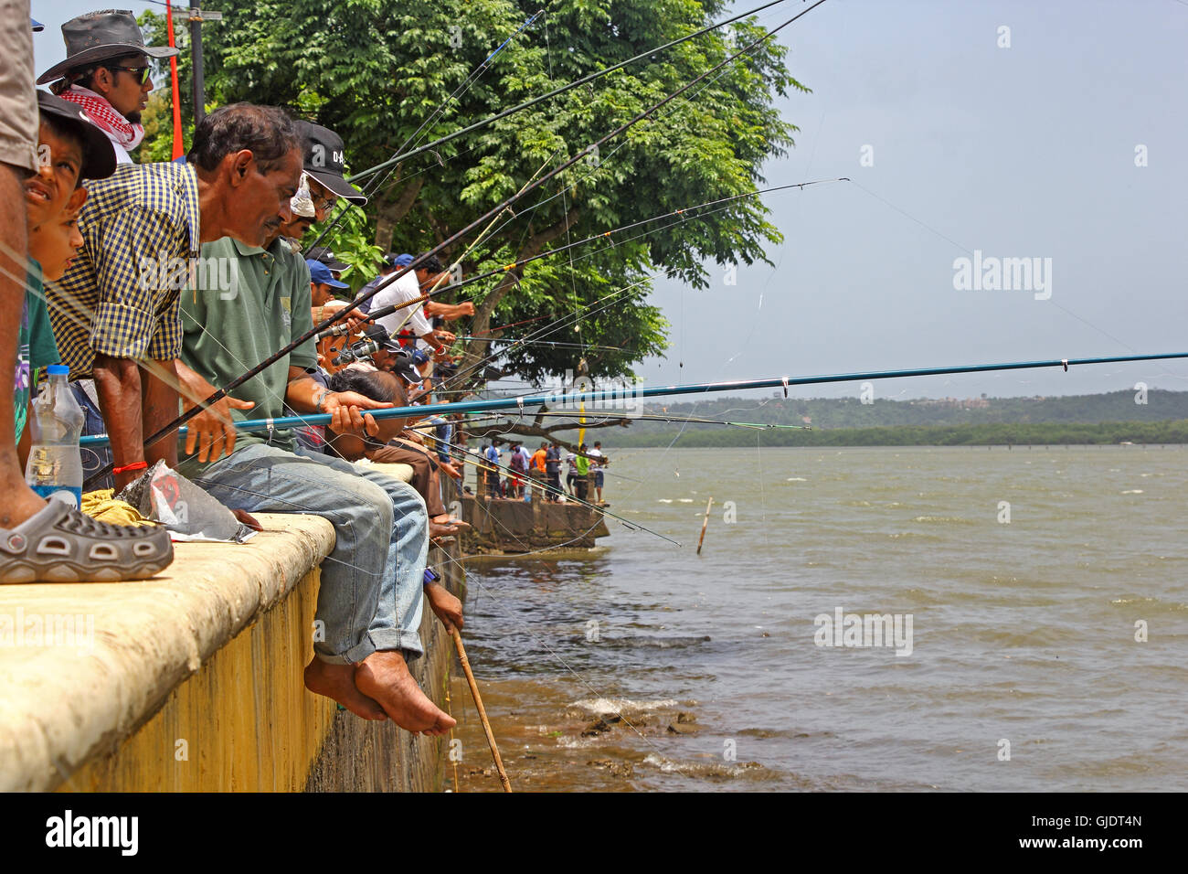 Goa, India. 15th Aug, 2016. Anglers participate in the 17th Annual All Goa Fishing Competition and Sea Food Festival at Ribandar in Goa, India. This is an annual event held on the banks of River Mondovi. MathewJoseK/Alamy Live News Stock Photo