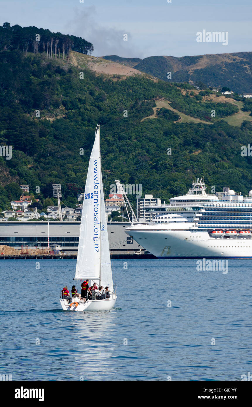 Yacht and Cruise ship, Wellington, North Island, New Zealand Stock Photo Alamy