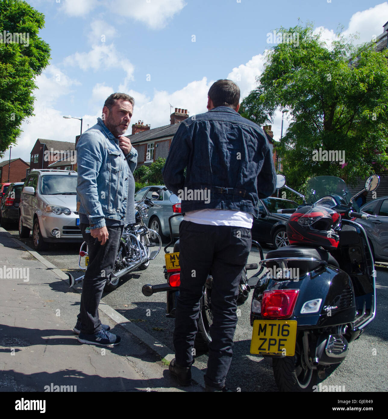 John thompson cold feet hires stock photography and images Alamy