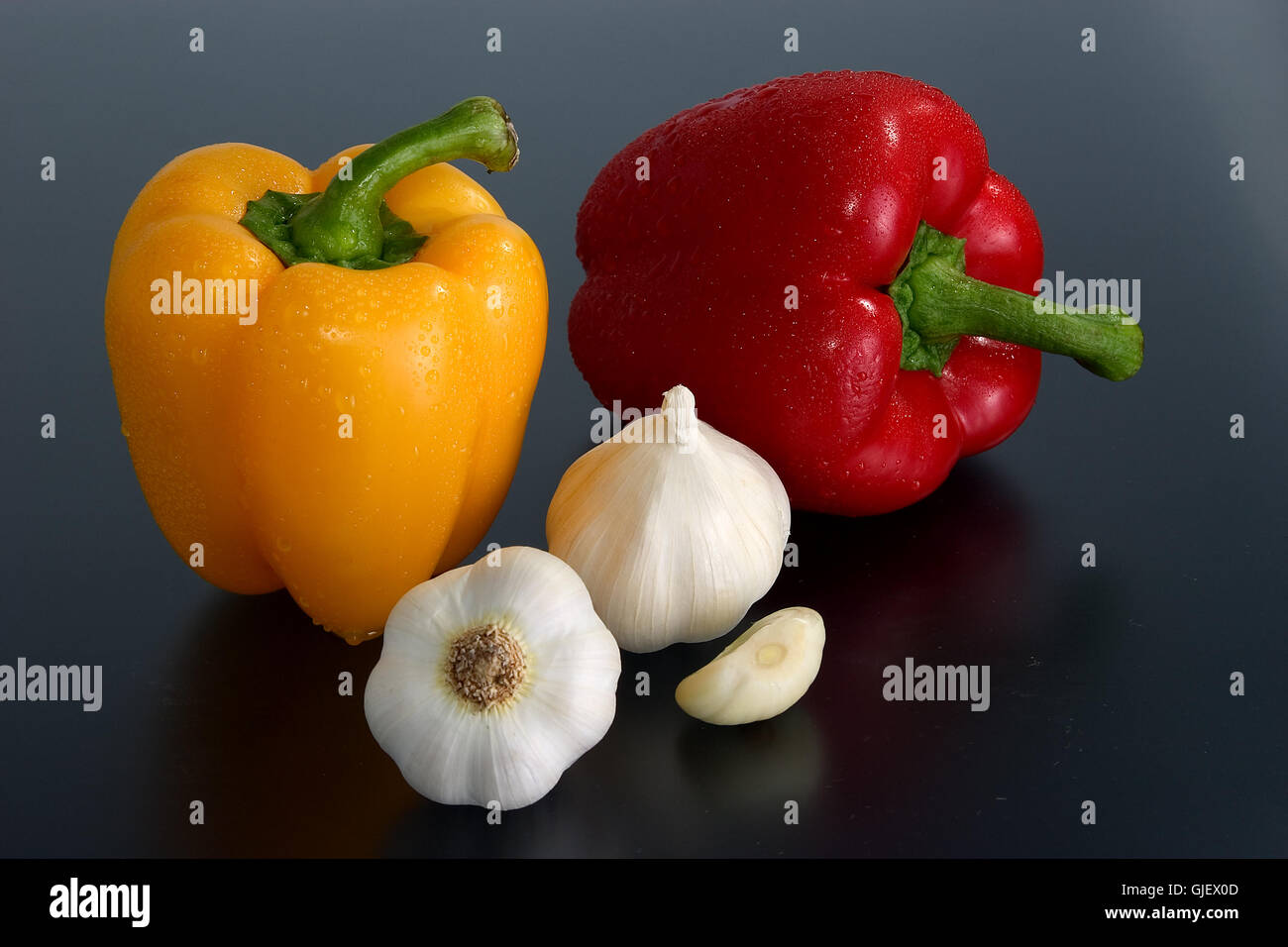 chili garlic 02 Stock Photo - Alamy