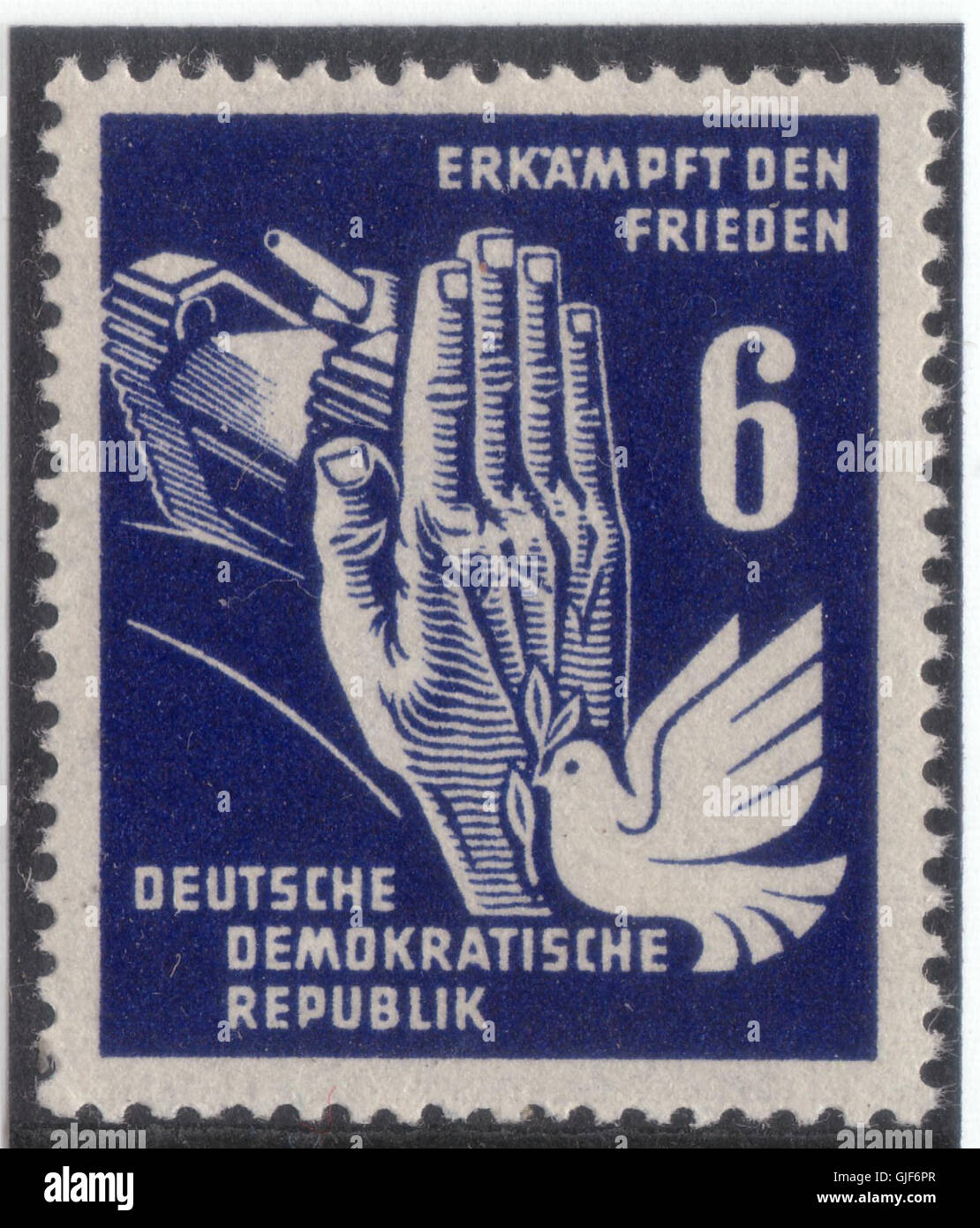 DDR-Briefmarke Frieden 1950 6 Pf Stock Photo