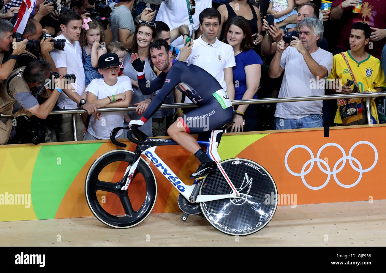 images Mark Cavendish Wife https www alamy com stock photo great britains mark cavendish with his wife peta and daughter frey 114662500 html