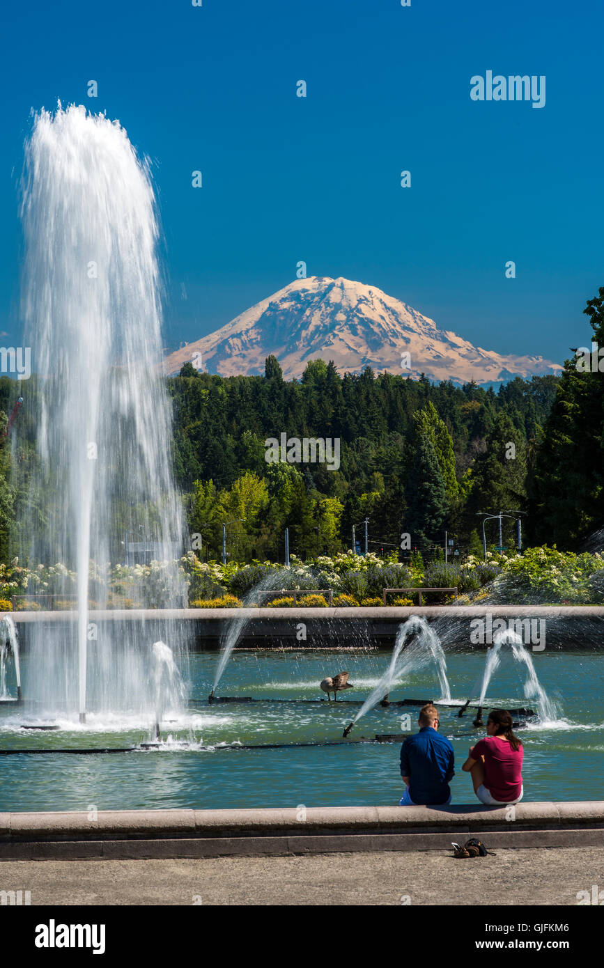 View over Mount Rainier from University of Washington, Seattle, Washington, USA Stock Photo