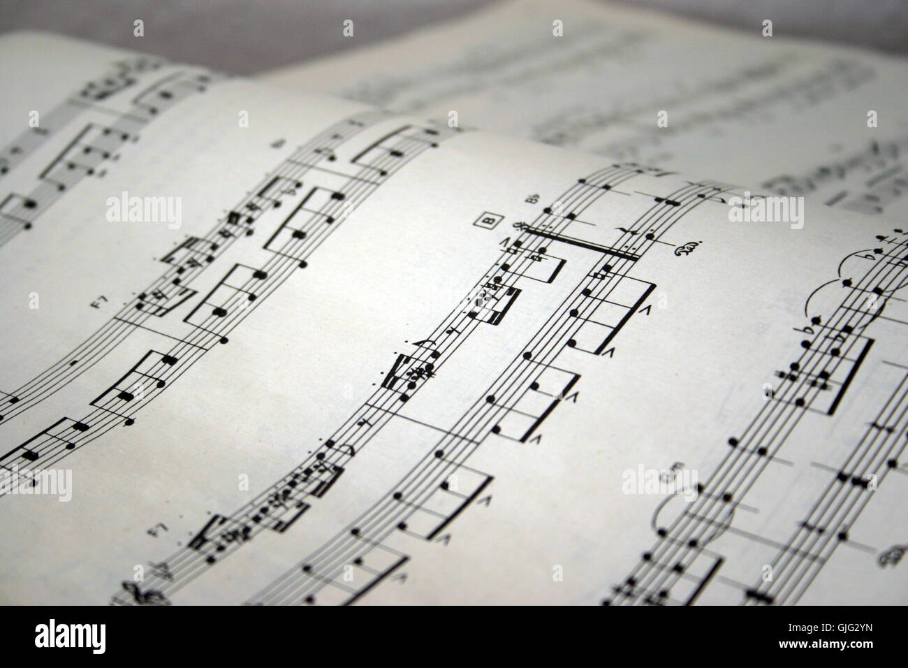 Notenpapier High Resolution Stock Photography And Images Alamy