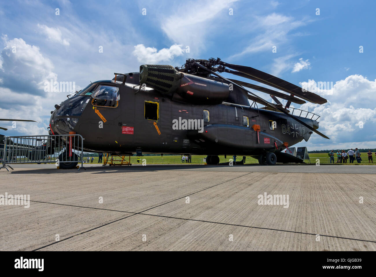 Cargo helicopter hi-res stock photography and images - Alamy