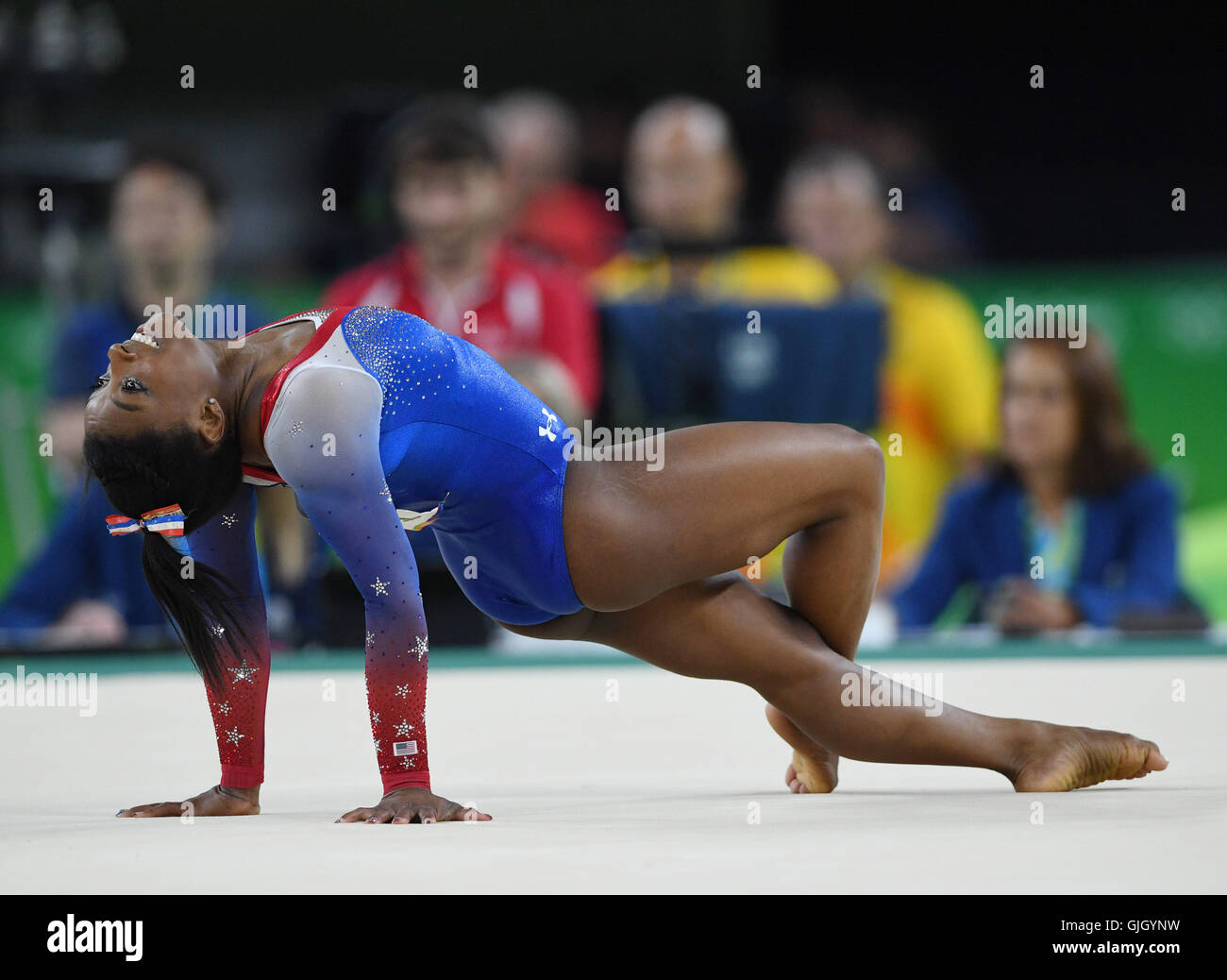 Rio de Janeiro, Brazil. 16th Aug, 2016. Simone Biles of the USA performs during the Women's Floor Exercise Final at the Artistic Gymnastics events of the Rio 2016 Olympic Games at the Rio Olympic Arena in Rio de Janeiro, Brazil, 16 August 2016. Photo: Soeren Stache/dpa/Alamy Live News Stock Photo