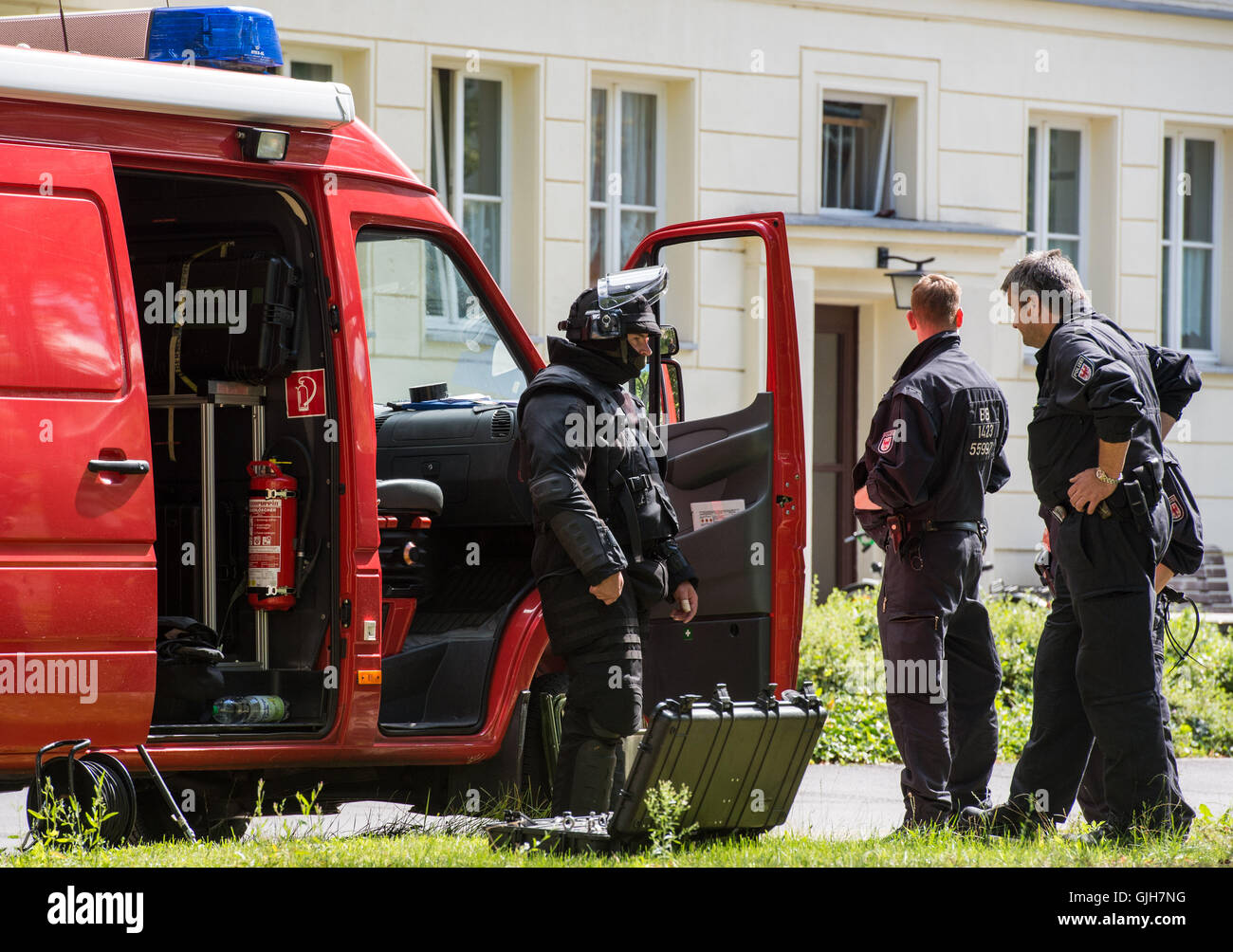 Swat team man arrested hi-res stock photography and images - Alamy