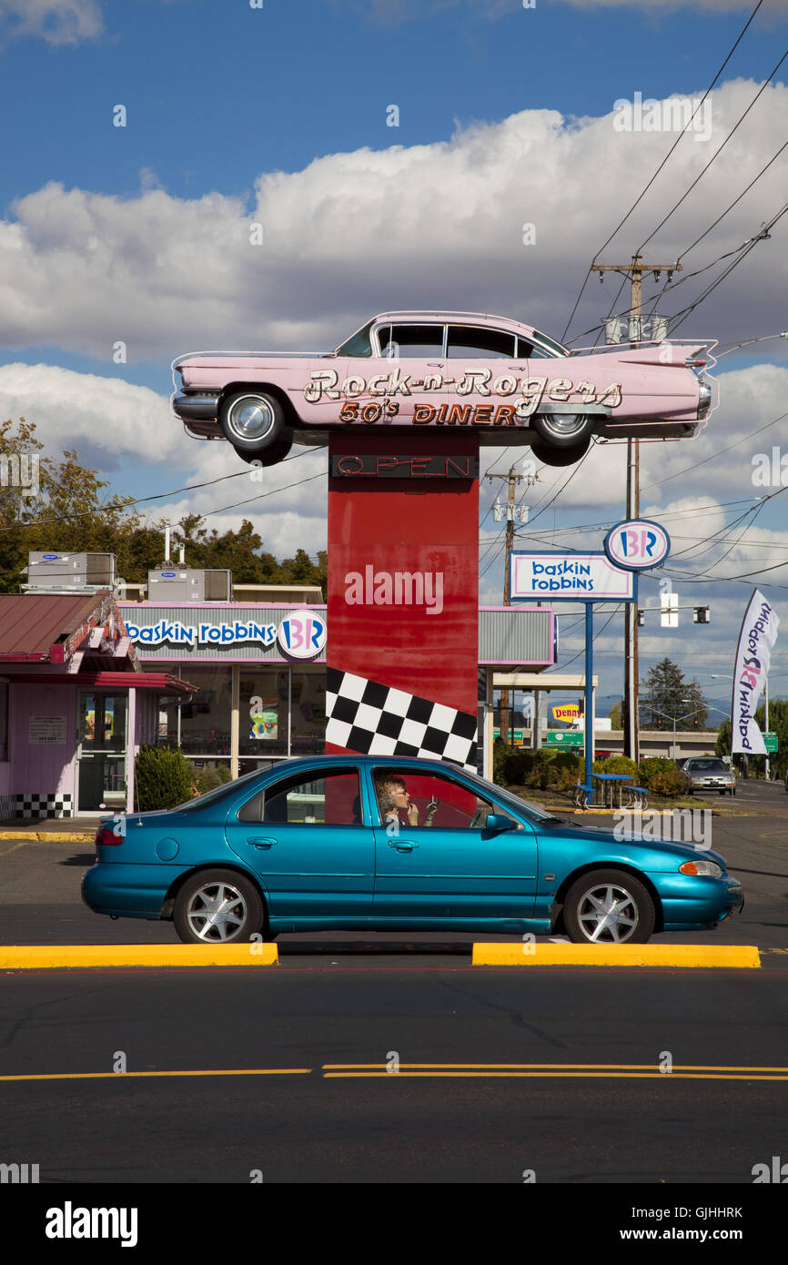 A classic car advertising the Rock 'n Rogers 50's Diner, Salem, Oregon, USA Stock Photo Alamy
