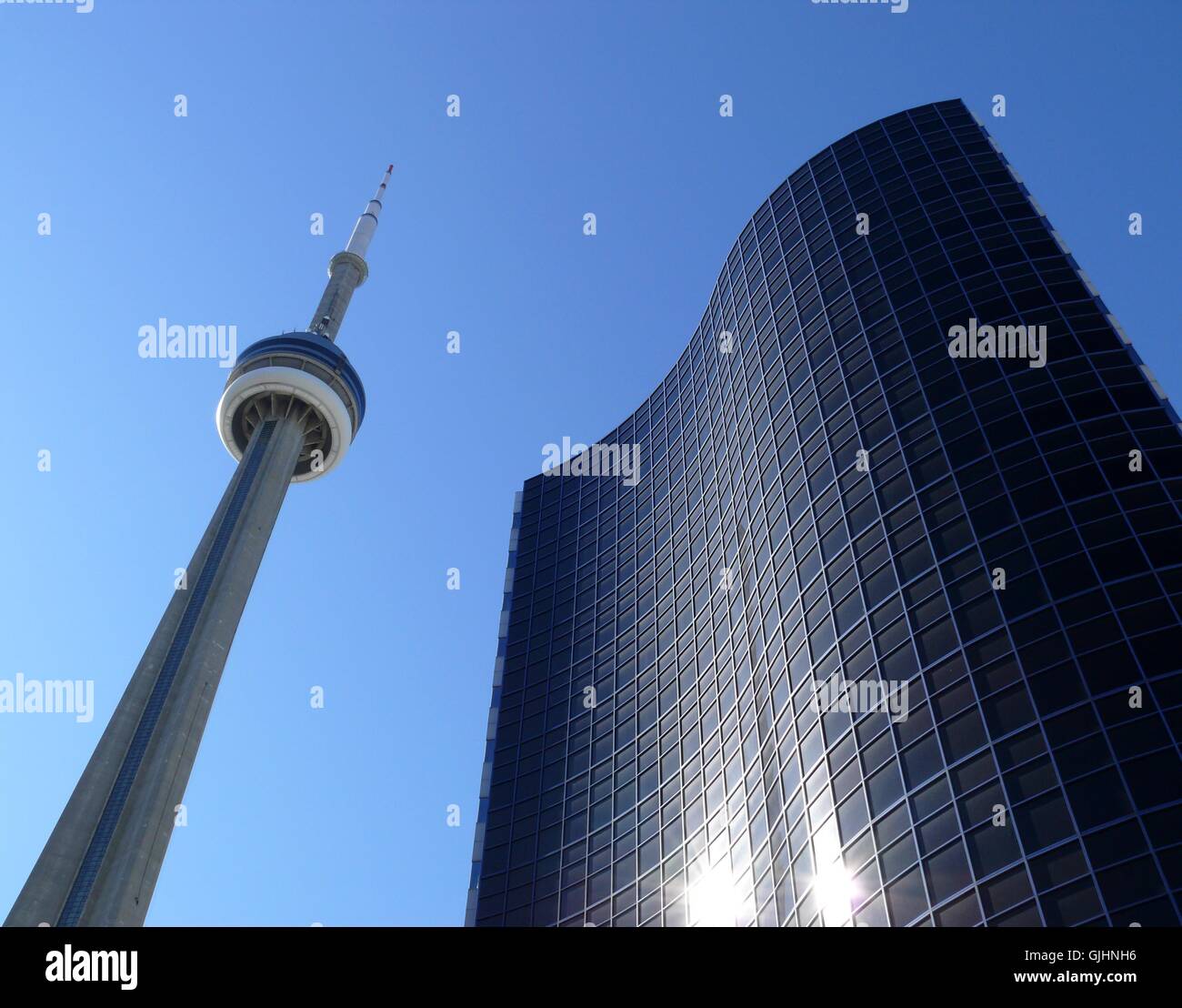 Toronto sunny cn tower hi-res stock photography and images - Alamy