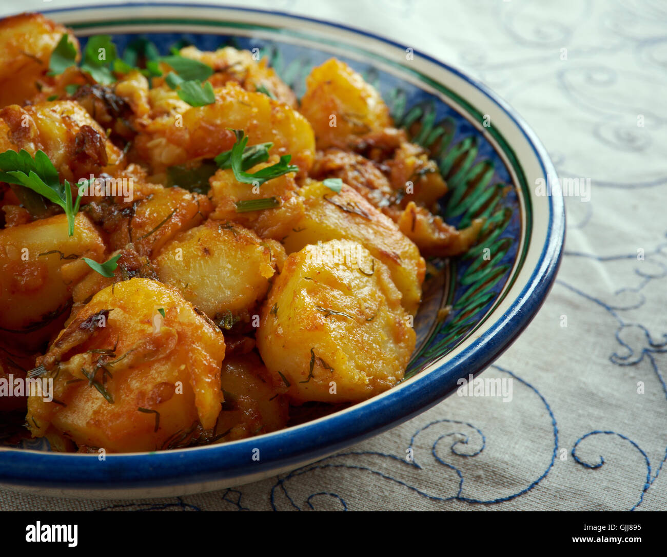 Lebanese Garlic Potatoes with Cilantro Stock Photo Alamy