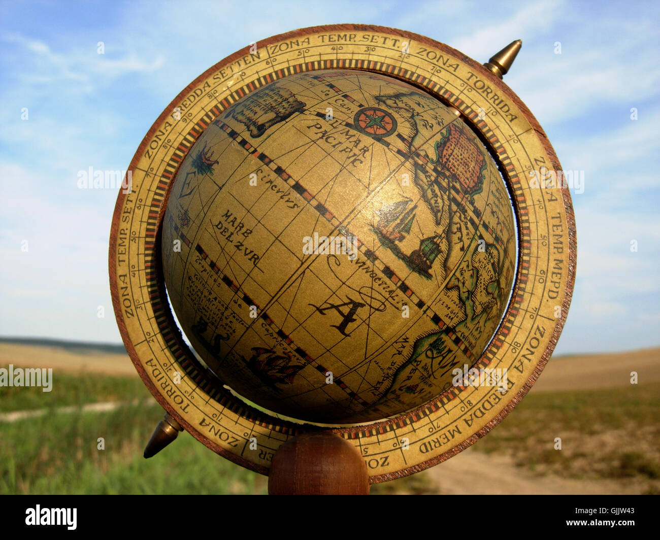 Antique globe map hi-res stock photography and images - Alamy