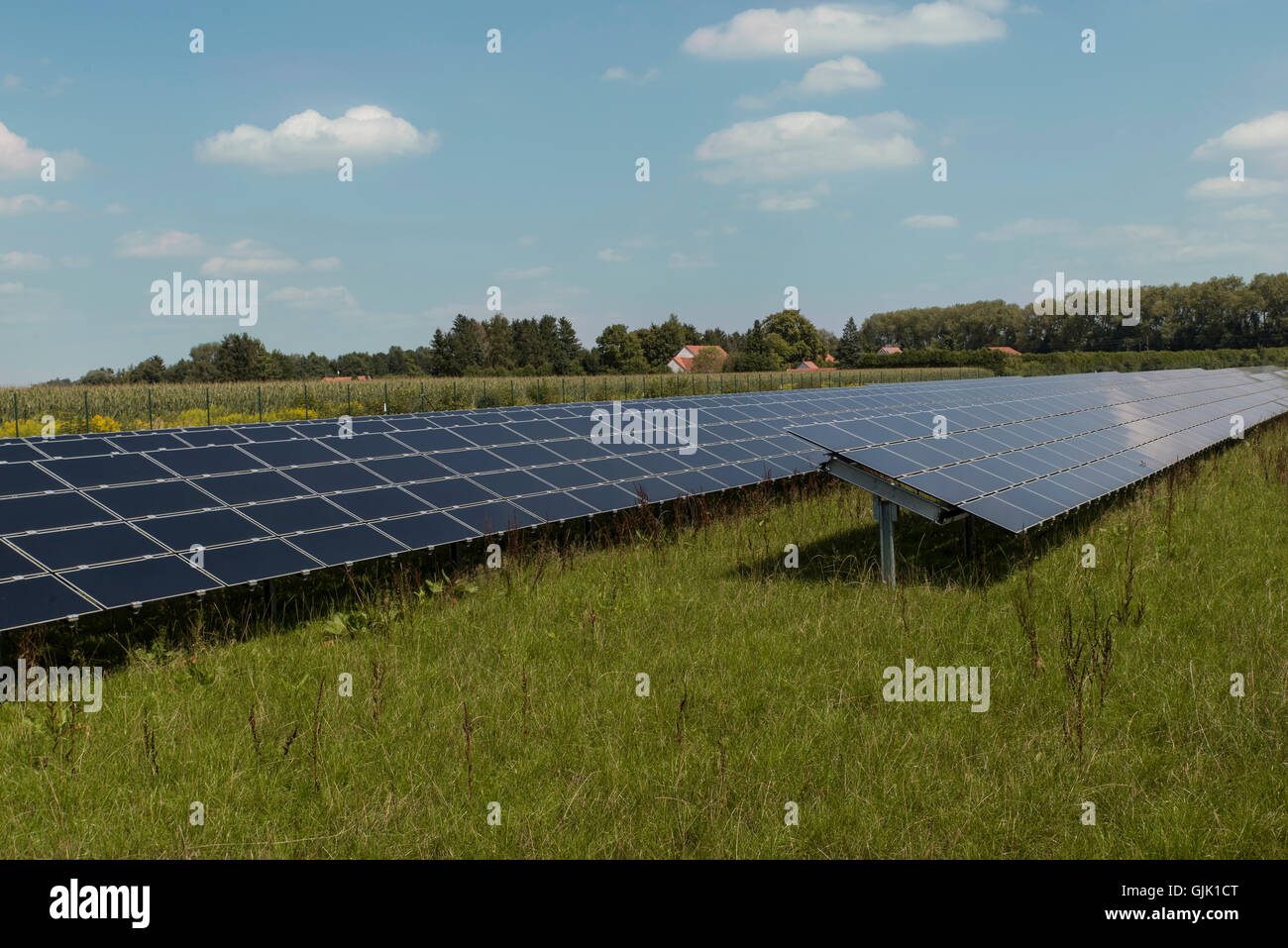 Solar power system hi-res stock photography and images - Alamy