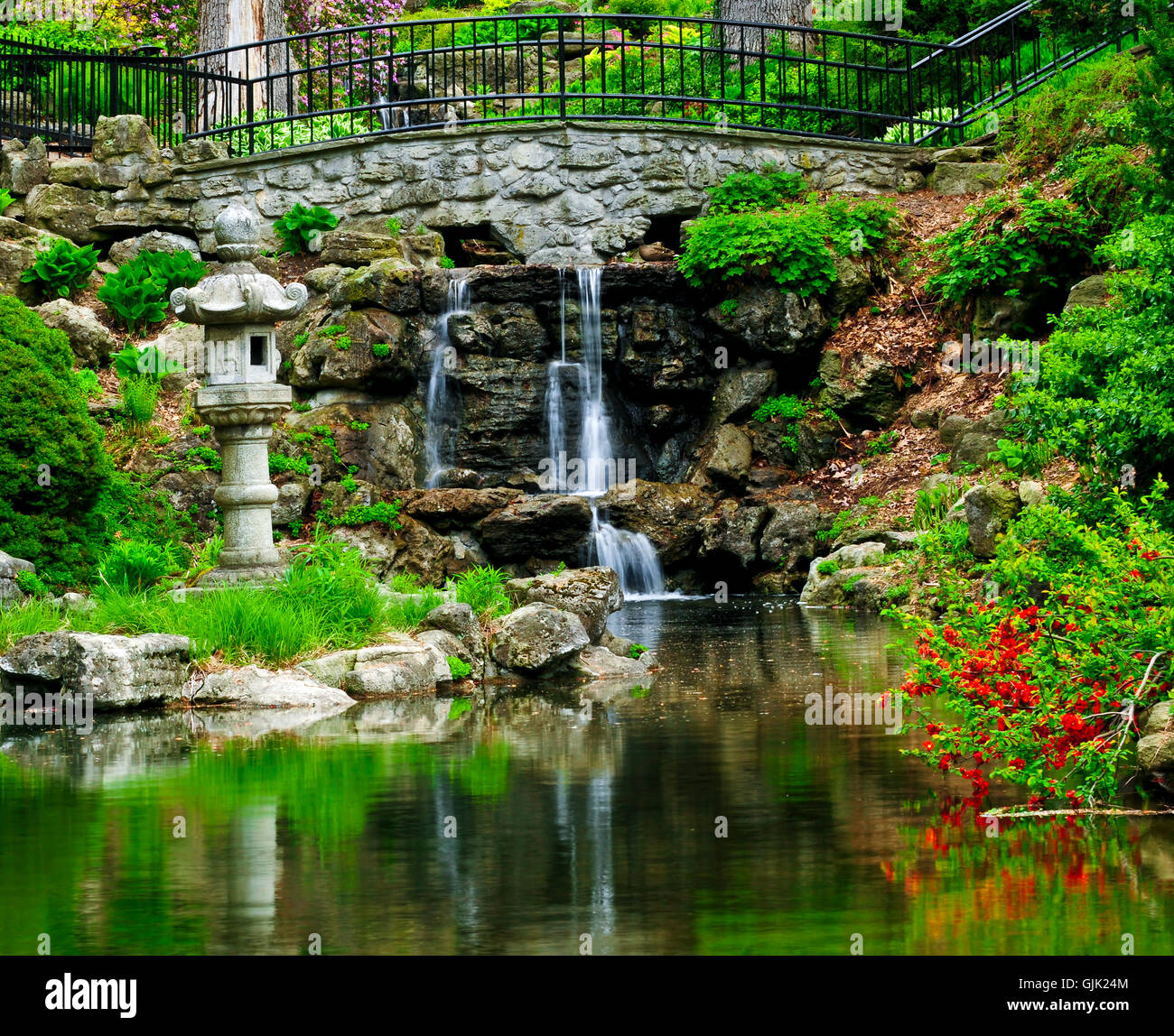park garden waterfall Stock Photo - Alamy