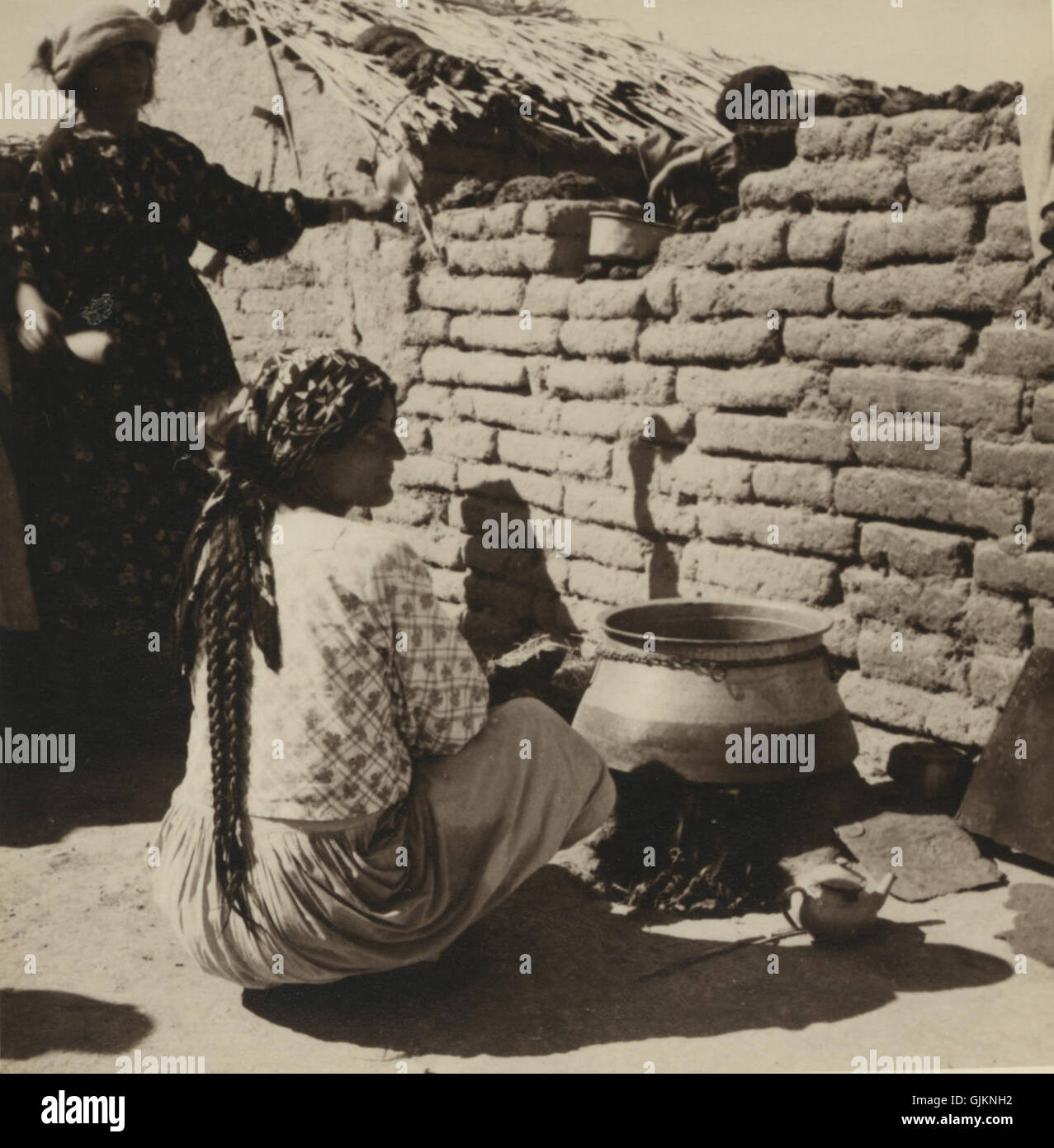Assyrian woman cooking Stock Photo - Alamy