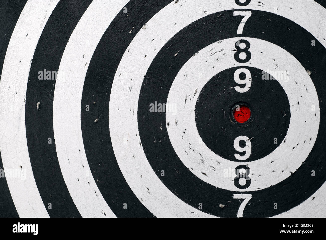 Black white bullseye target hi-res stock photography and images - Alamy