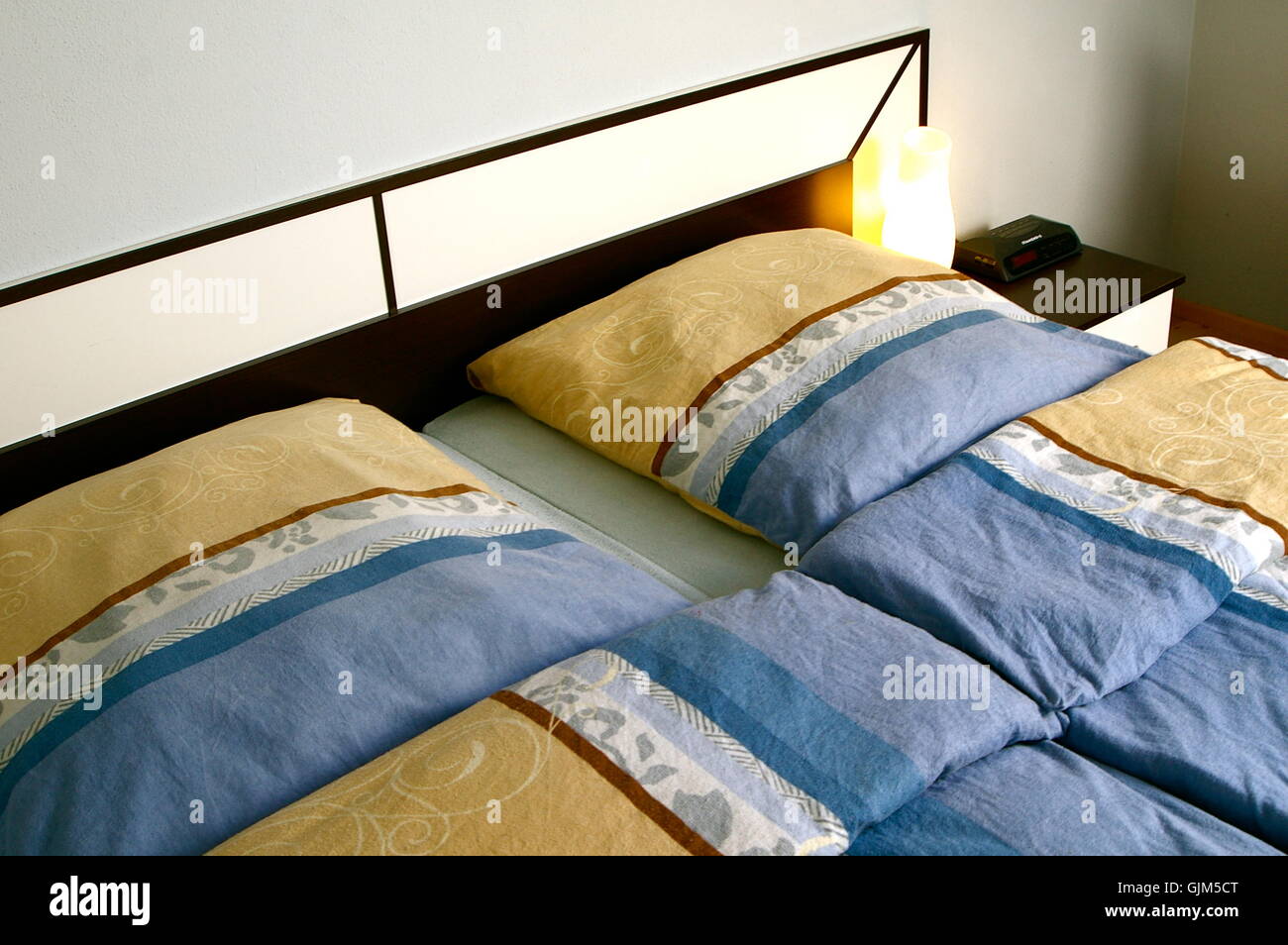 https://c8.alamy.com/comp/GJM5CT/bedroom-feather-bed-bedclothes-GJM5CT.jpg