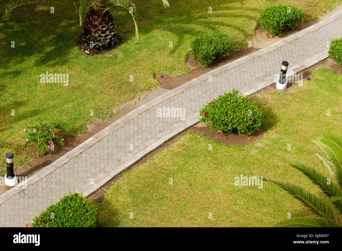 Path in green park Stock Photo - Alamy