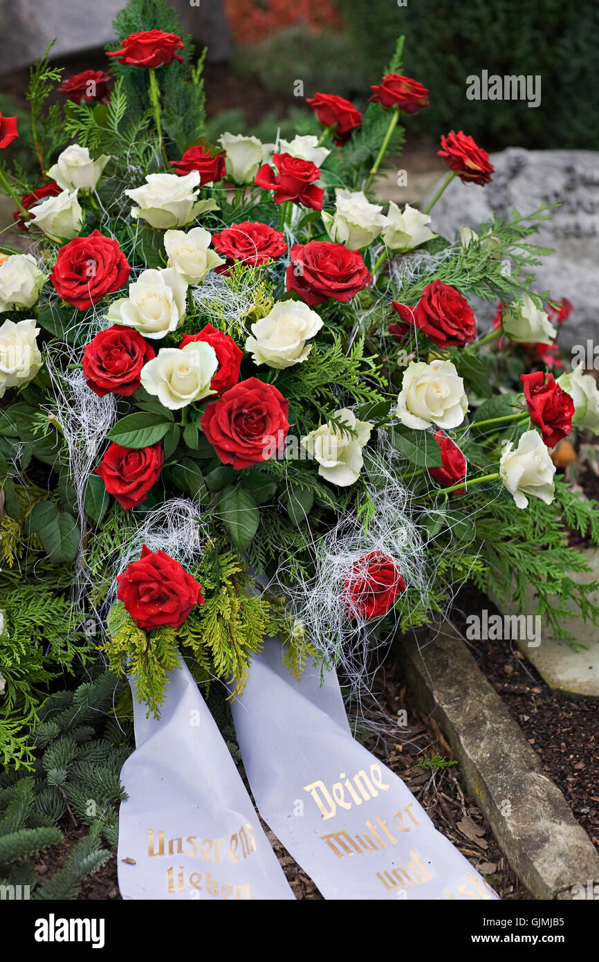 grave wreath Stock Photo Alamy
