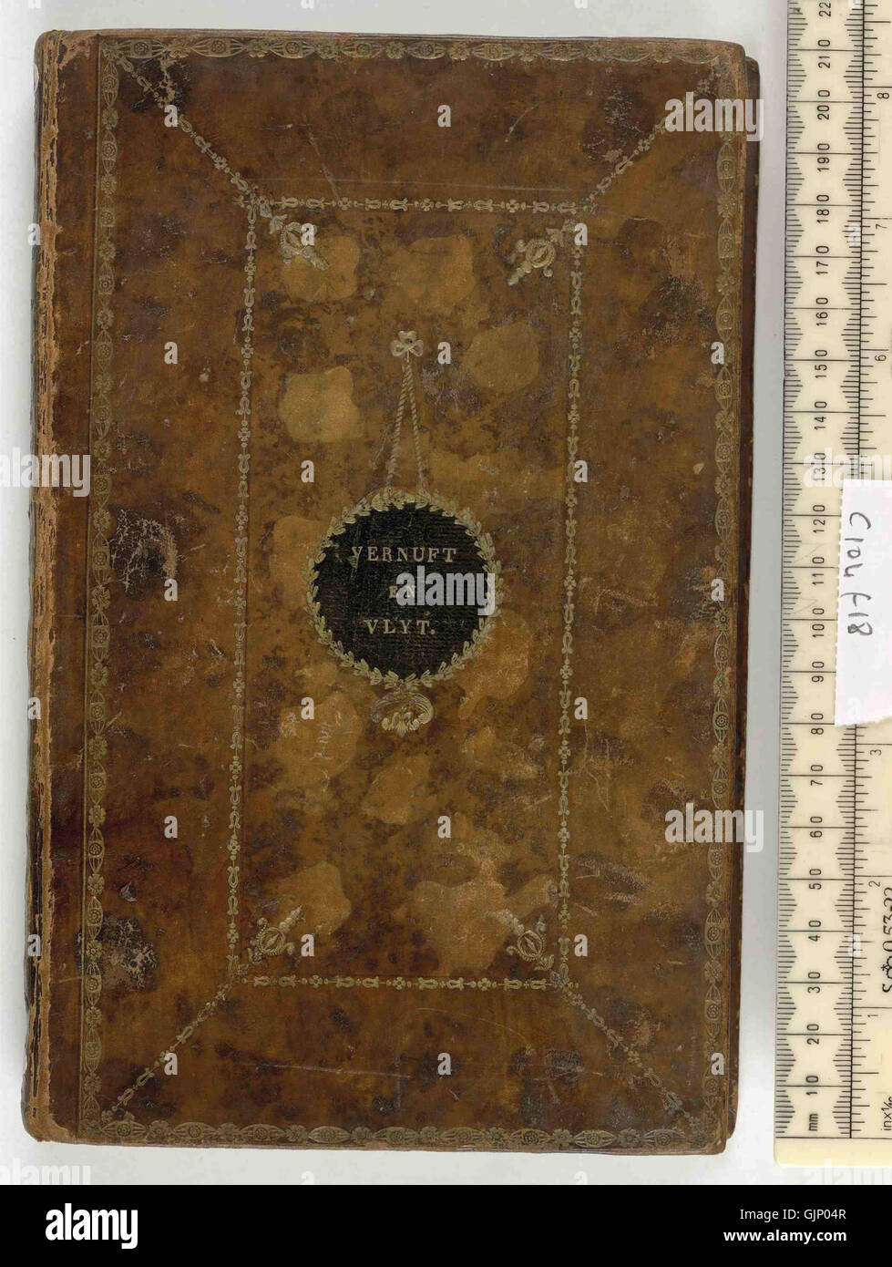 The upper cover of *LeÃ§ons Ã©lÃ©mentaires des ombres dans l'architecture* ('Elementary Lessons on Shadows in Architecture'), a treatise on light, shadow, and architectural form, likely dated from the early 20th century. Stock Photo