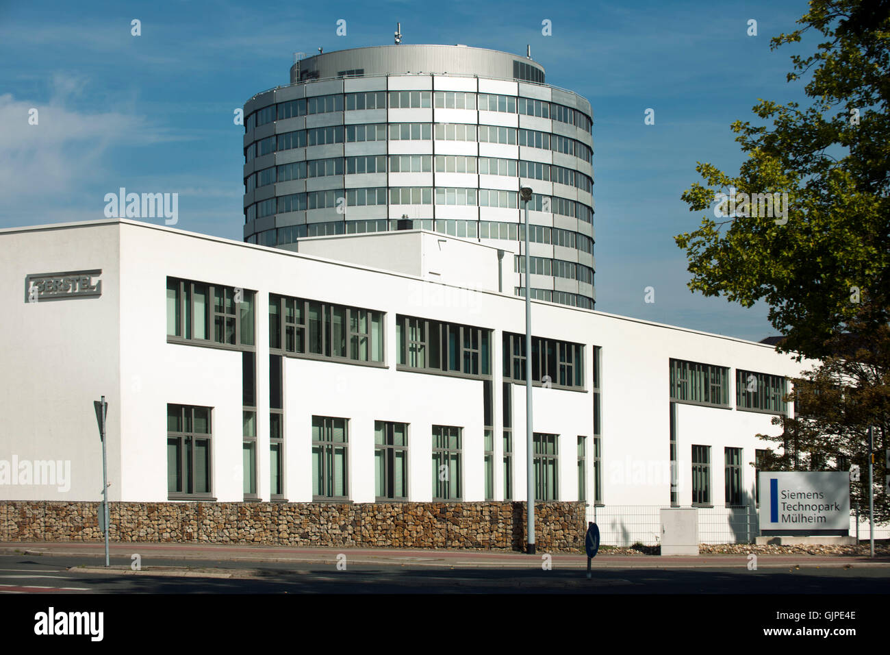 Deutschland, Nordrhein-Westfalen, Mühlheim an der Ruhr, Siemens-Technologiepark Stock Photo