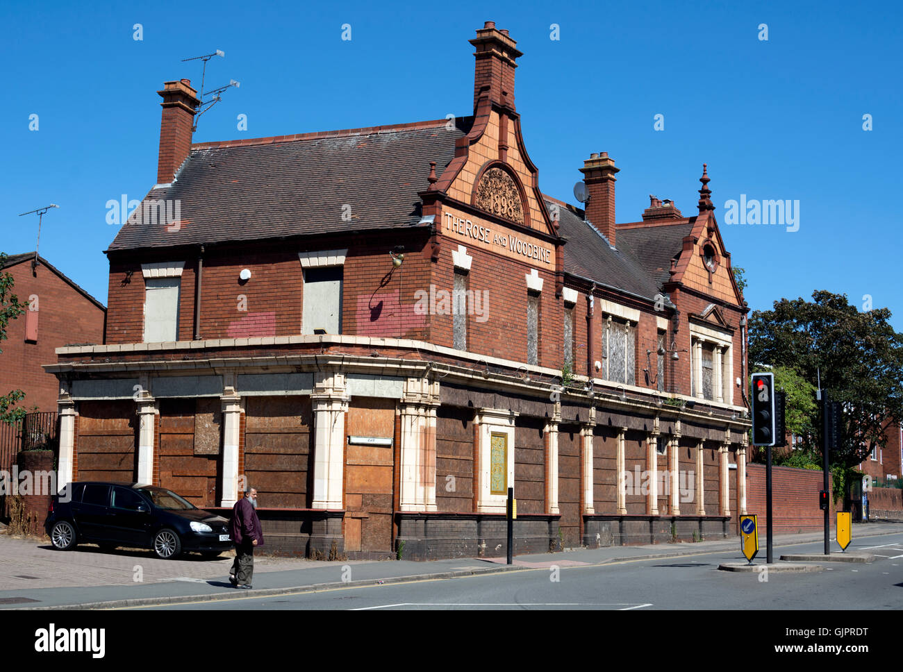 The closed Rose and Woodbine pub, Stoney Stanton Road, Coventry, UK Stock Photo Alamy