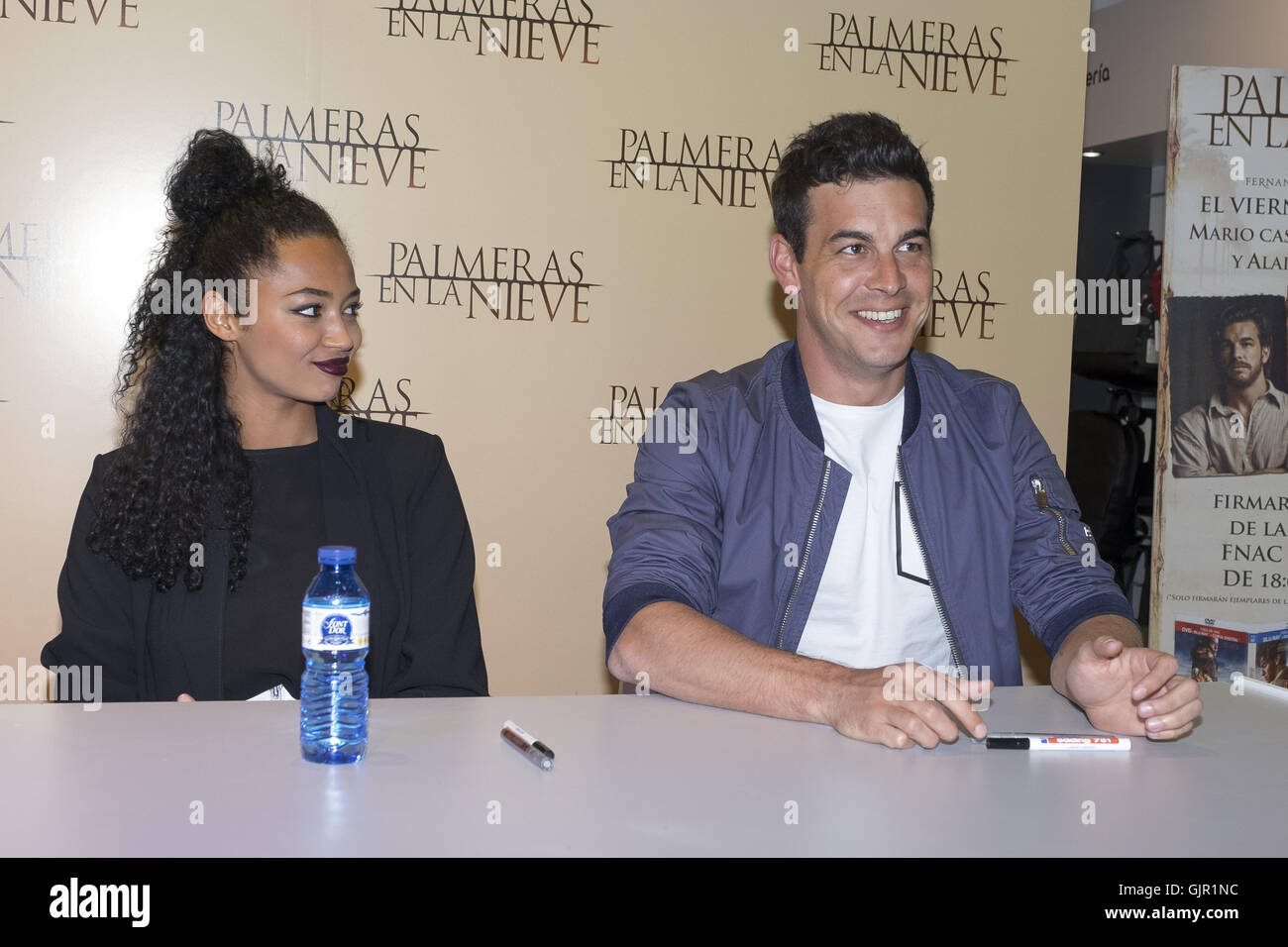 Spanish Actors Mario Casas And Berta Vazquez Sign Dvds Of Their New Stock Photo Alamy Spanish Actors Mario Casas And Berta Vazquez Sign Dvds Of Their New Stock Photo Alamy
