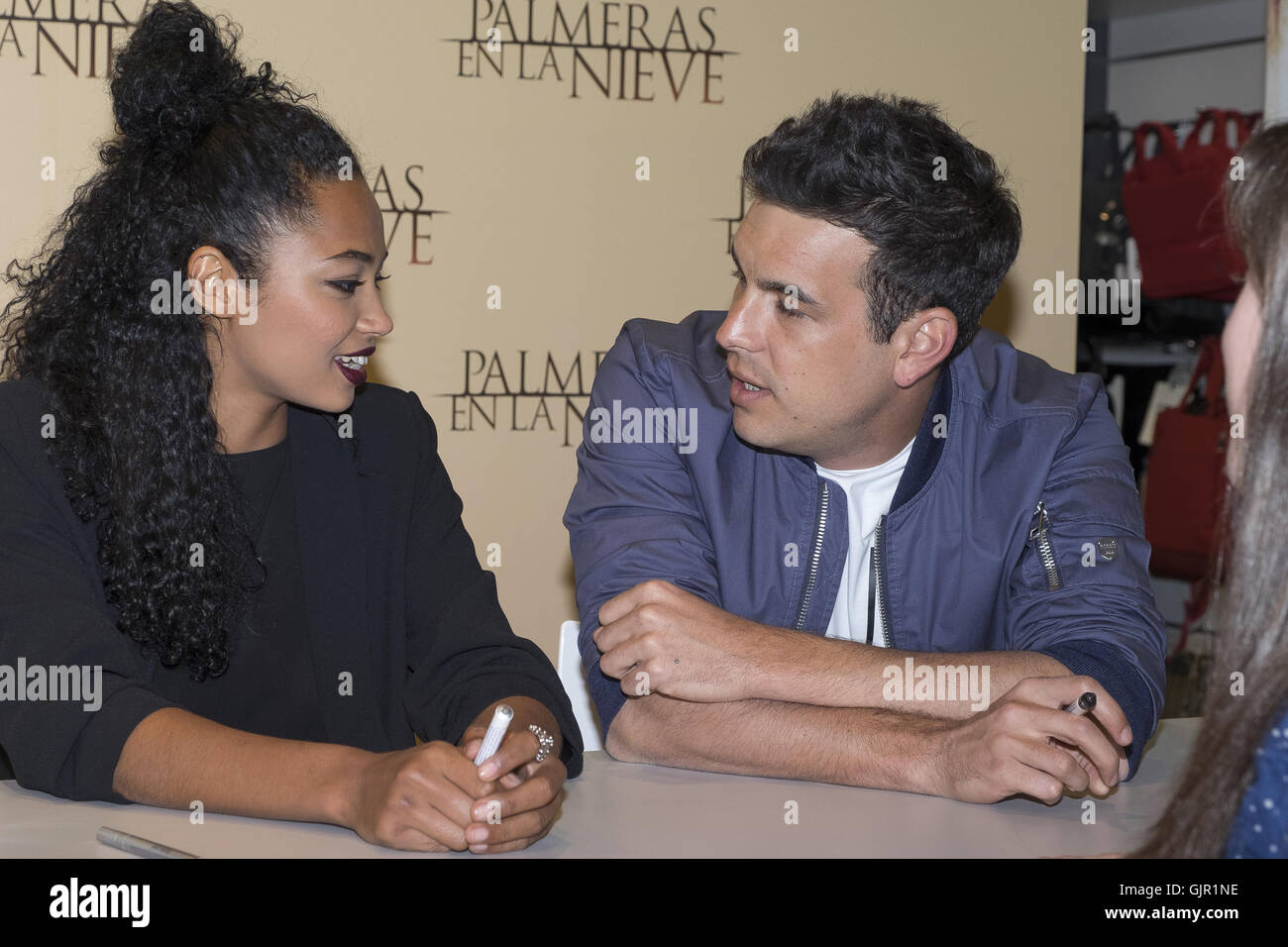 Spanish Actors Mario Casas And Berta Vazquez Sign Dvds Of Their New Stock Photo Alamy Spanish Actors Mario Casas And Berta Vazquez Sign Dvds Of Their New Stock Photo Alamy